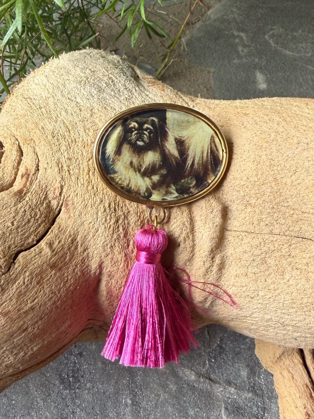 New🌟Free People-Vintage-Inspired Pink Tassel Dog Portrait Brooch
